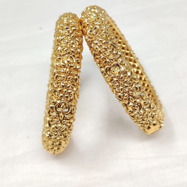 Bangles Kara Set In Rajwadi Polish