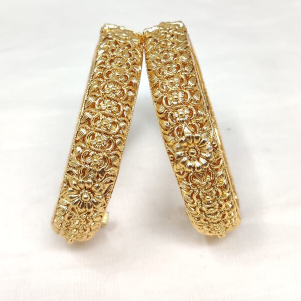 Bangles Kara Set In Rajwadi High Gold Polish Openbal