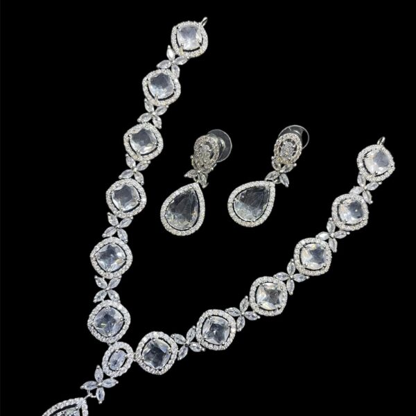 Artificial Design Diamond Necklace Set SKU60LX