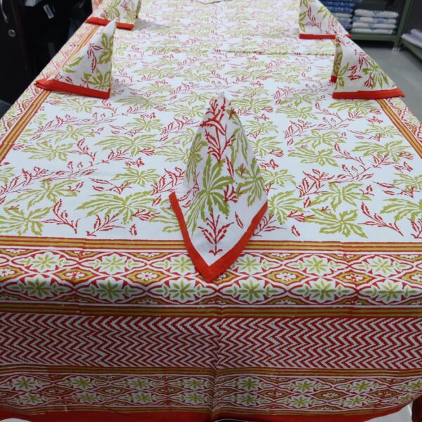 HANDBLOCK PRINTED 6 SEATER DINING COTTON TABLE COVER WITH 6 FULL PRINTE NAPKINS SKU6.1JAPUD