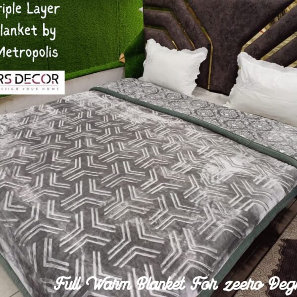 Double Bed Triple Layer Blanket Code28.3Kri