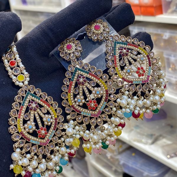Pakistani Earrings with Maang Tikka